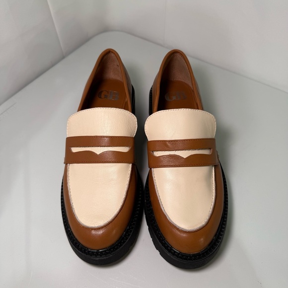GB Gianni Bini Chunky Loafers Tan Cream Lug Sole Preppy Shoes 7.5 - Picture 3 of 7